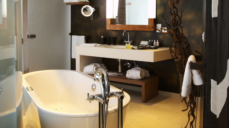 Londa Beach Hotel Room