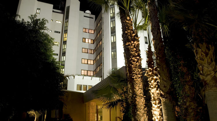 Londa Beach Hotel Exterior