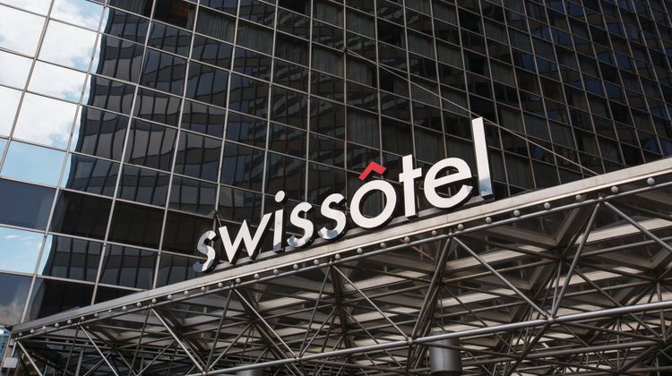 Swissotel Chicago Exterior