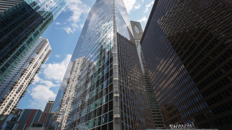 Swissotel Chicago Exterior