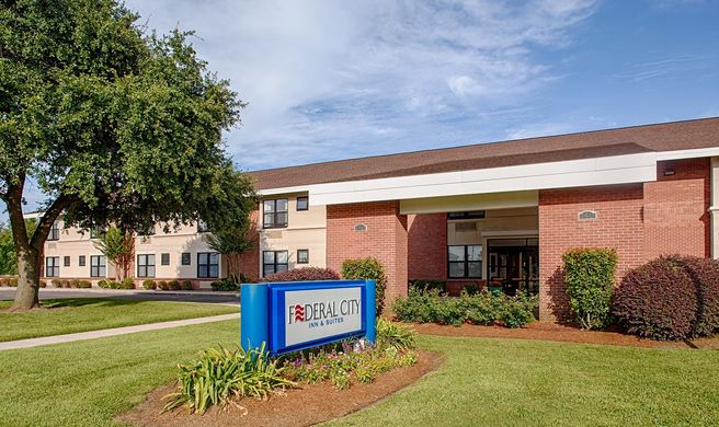 Federal City Inn & Suites Exterior