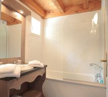 Park & Suites Evian-Lugrin Room