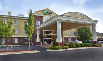 Holiday Inn Express & Suites Woodhaven