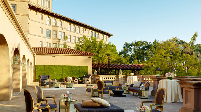 <b>The Langham Huntington Pasadena Restaurant</b>. Images powered by <a href="https://www.leonardoworldwide.com/" title="Leonardo Worldwide" target="_blank">Leonardo</a>.