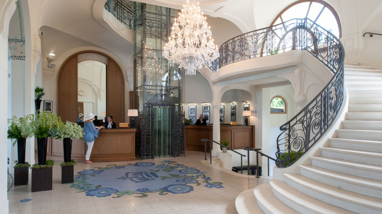 Hotel Royal-Evian Resort Lobby