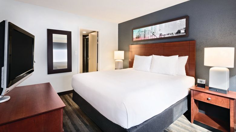 <b>CLT Sky Suites Room</b>. Images powered by <a href="https://www.leonardoworldwide.com/" title="Leonardo Worldwide" target="_blank">Leonardo</a>.