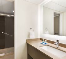 TownePlace Suites Charlotte LoSo Airport Room
