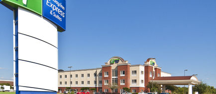 Holiday Inn Express Hotel & Suites Exterior