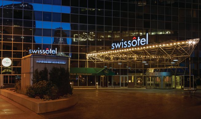 Swissotel Chicago Exterior