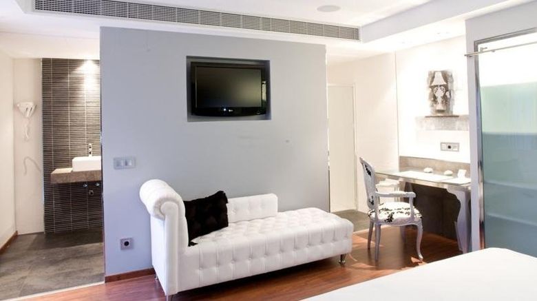 <b>Hotel Regina Madrid Room</b>. Images powered by <a href="https://www.leonardoworldwide.com/" title="Leonardo Worldwide" target="_blank">Leonardo</a>.