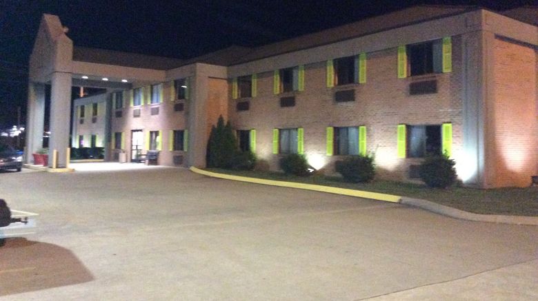 <b>Country Hearth Inn Bowling Green Exterior</b>. Images powered by <a href="https://www.leonardoworldwide.com/" title="Leonardo Worldwide" target="_blank">Leonardo</a>.