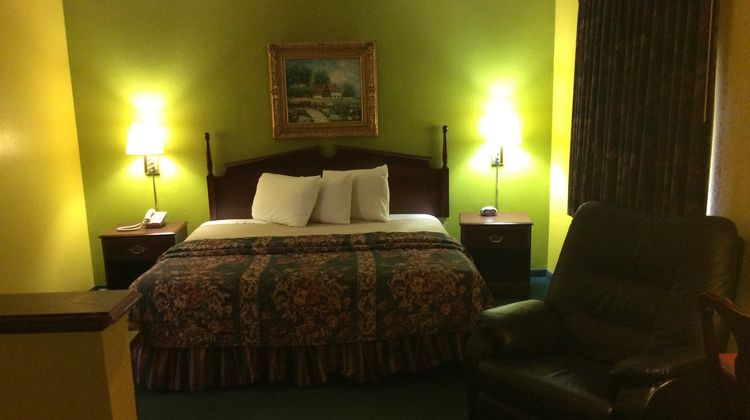 Country Hearth Inn Bowling Green Room