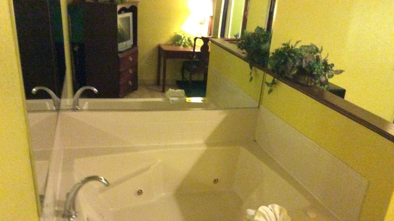 <b>Country Hearth Inn Bowling Green Spa</b>. Images powered by <a href="https://www.leonardoworldwide.com/" title="Leonardo Worldwide" target="_blank">Leonardo</a>.