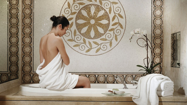 <b>Four Seasons Hotel Macao at Cotai Strip Room</b>. Images powered by <a href="https://www.leonardoworldwide.com/" title="Leonardo Worldwide" target="_blank">Leonardo</a>.