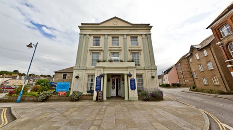 White Hart Hotel, Hayle Exterior