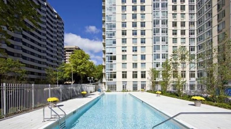 <b>Avalon White Plains Pool</b>. Images powered by <a href="https://www.leonardoworldwide.com/" title="Leonardo Worldwide" target="_blank">Leonardo</a>.