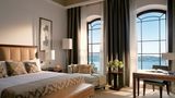 <b>Four Seasons Hotel Bosphorus Room</b>. Images powered by <a href="https://leonardo.com/" title="Leonardo Worldwide" target="_blank">Leonardo</a>.