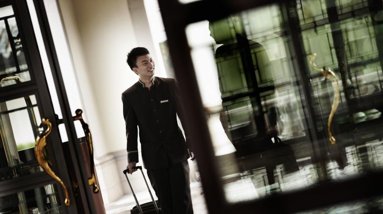 <b>Four Seasons Hotel Hangzhou at West Lake Lobby</b>. Images powered by <a href="https://www.leonardoworldwide.com/" title="Leonardo Worldwide" target="_blank">Leonardo</a>.