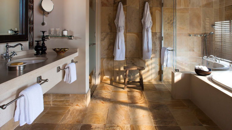 <b>Four Seasons Safari Lodge Serengeti Room</b>. Images powered by <a href="https://www.leonardoworldwide.com/" title="Leonardo Worldwide" target="_blank">Leonardo</a>.