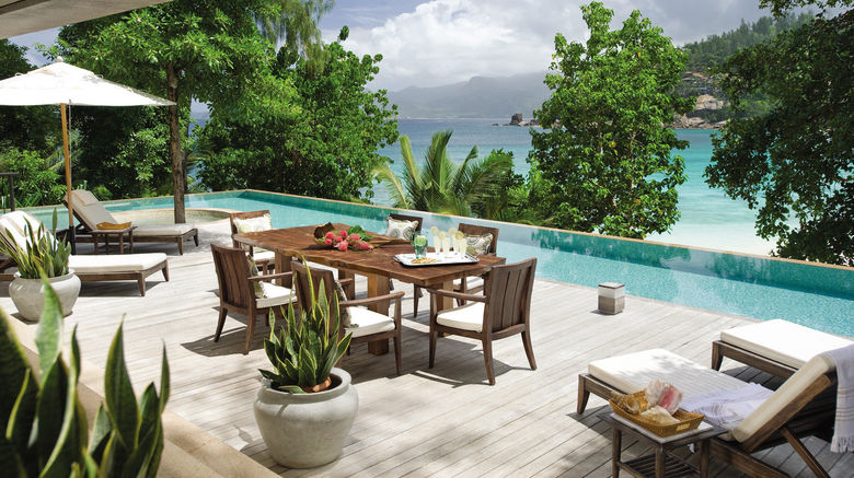 <b>Four Seasons Resort Seychelles Suite</b>. Images powered by <a href="https://www.leonardoworldwide.com/" title="Leonardo Worldwide" target="_blank">Leonardo</a>.