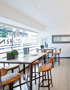 Burns Art Hotel