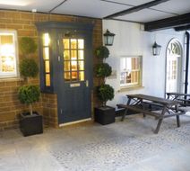 Saracens Head Hotel Exterior