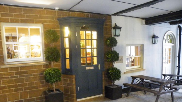 Saracens Head Hotel Exterior