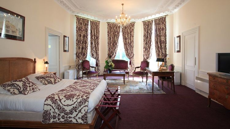 Hostellerie Chateau de la Motte-Fenelon Room