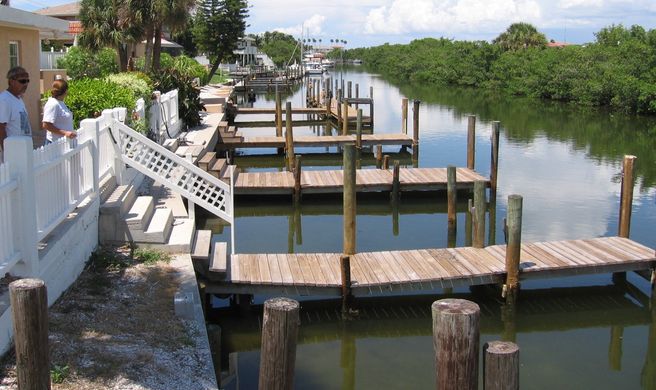 A Beach Retreat on Casey Key Exterior