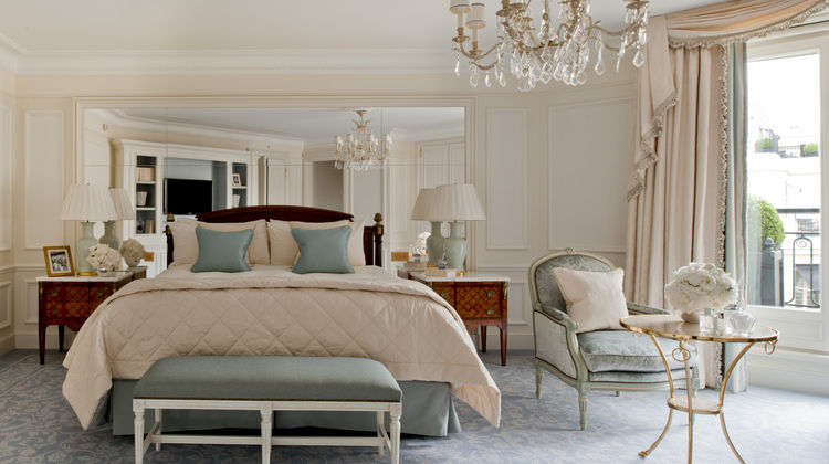Four Seasons Hotel George V Room