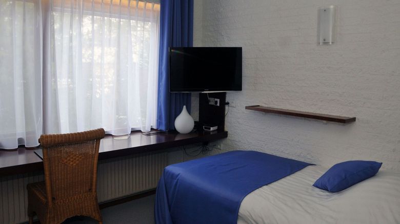 <b>Hotel Dordrecht Room</b>. Images powered by <a href="https://www.leonardoworldwide.com/" title="Leonardo Worldwide" target="_blank">Leonardo</a>.