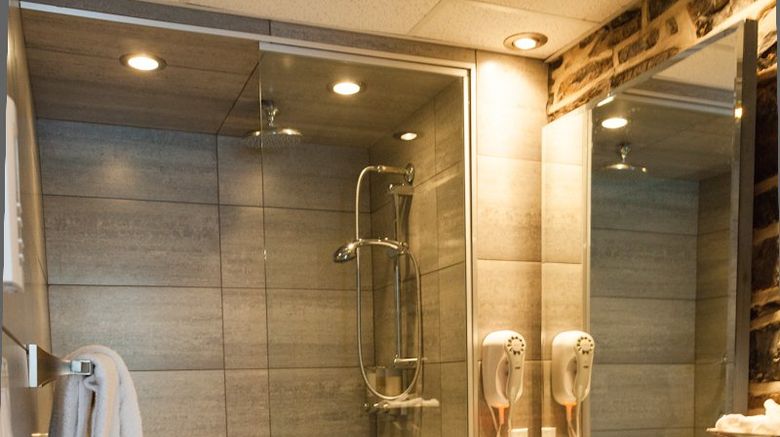 <b>Auberge Place d'Armes Room</b>. Images powered by <a href="https://www.leonardoworldwide.com/" title="Leonardo Worldwide" target="_blank">Leonardo</a>.