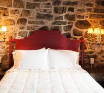 Auberge Place d'Armes Room