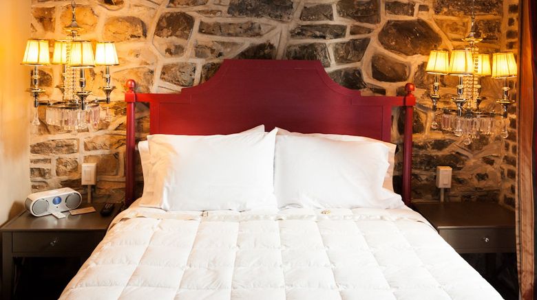<b>Auberge Place d'Armes Room</b>. Images powered by <a href="https://www.leonardoworldwide.com/" title="Leonardo Worldwide" target="_blank">Leonardo</a>.