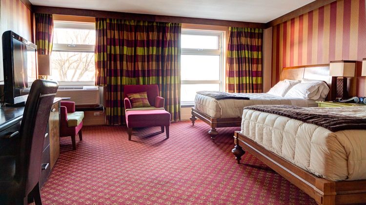 Hotel Champlain Room