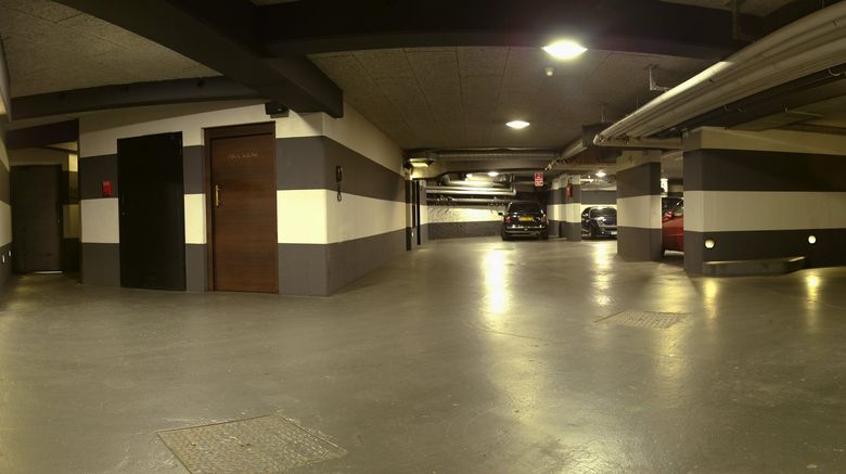<b>Hotel Square Lobby</b>. Images powered by <a href="https://www.leonardoworldwide.com/" title="Leonardo Worldwide" target="_blank">Leonardo</a>.