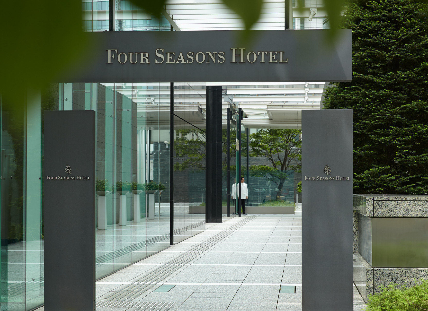 Four Seasons Hotel Tokyo at Marunouchi- Deluxe Tokyo, Japan Hotels