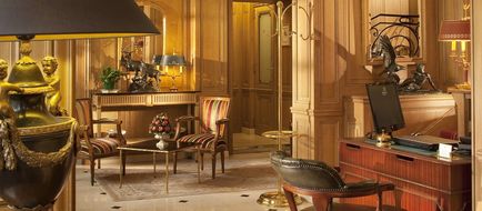 Hotel de Varenne Lobby