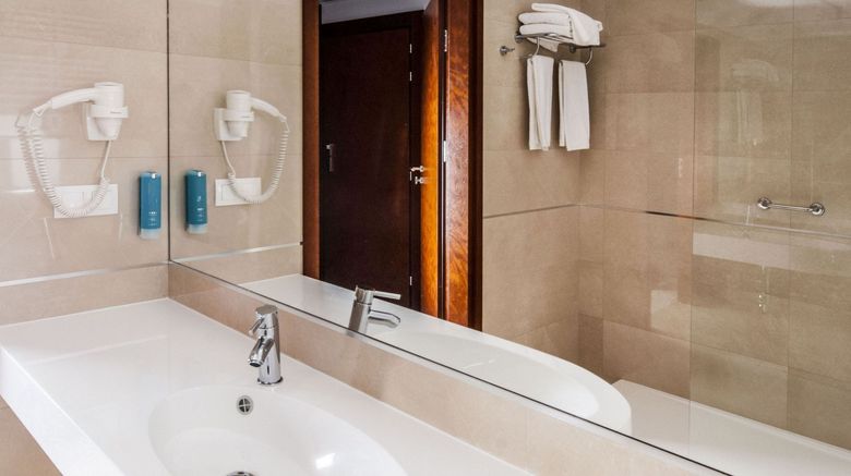 <b>Grand Hotel Lubicz Room</b>. Images powered by <a href="https://www.leonardoworldwide.com/" title="Leonardo Worldwide" target="_blank">Leonardo</a>.