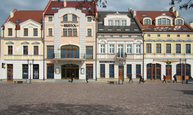 Bristol Tradition & Luxury Hotel Exterior