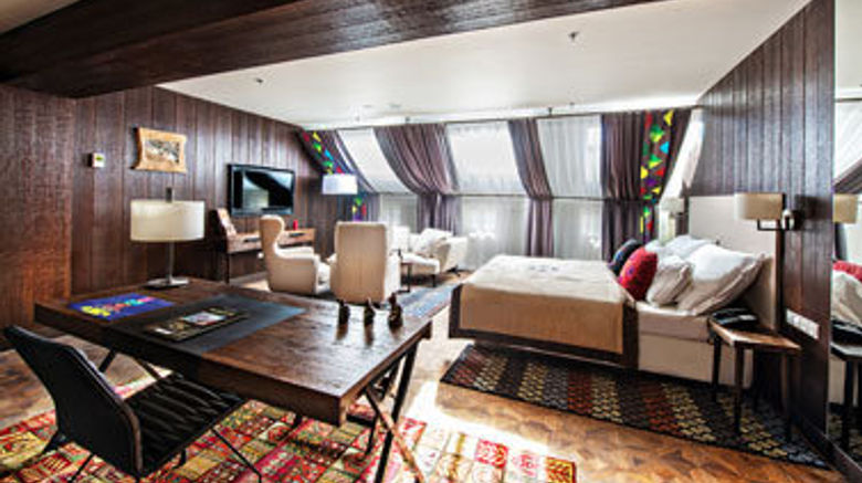 <b>Bristol Tradition & Luxury Hotel Suite</b>. Images powered by <a href="https://www.leonardoworldwide.com/" title="Leonardo Worldwide" target="_blank">Leonardo</a>.