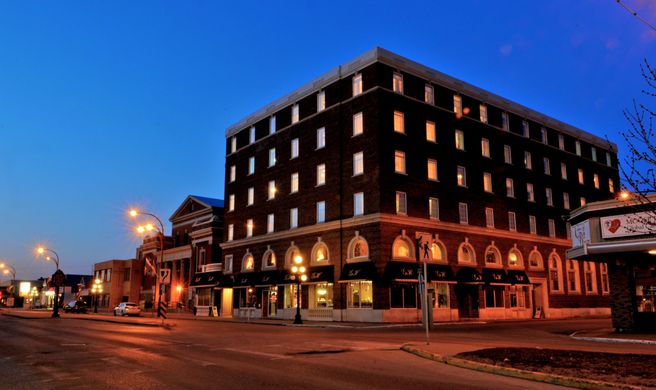 Grant Hall Hotel Exterior