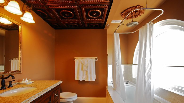 <b>Grant Hall Hotel Suite</b>. Images powered by <a href="https://www.leonardoworldwide.com/" title="Leonardo Worldwide" target="_blank">Leonardo</a>.