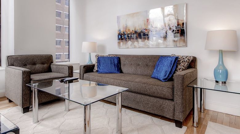 <b>Churchill at 10 Hanover Square Suite</b>. Images powered by <a href="https://www.leonardoworldwide.com/" title="Leonardo Worldwide" target="_blank">Leonardo</a>.