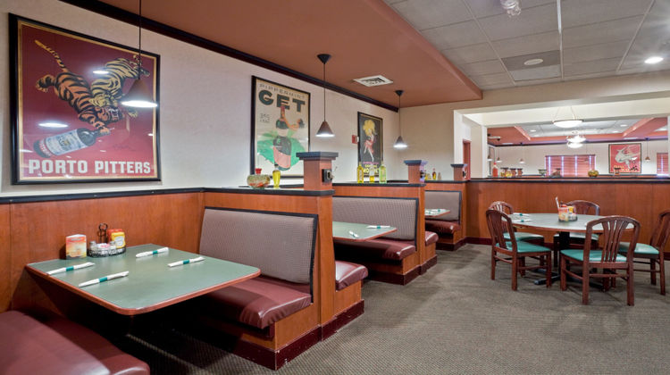 Holiday Inn Hotel & Suites Restaurant