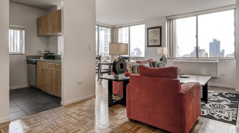 <b>Churchill at 777 6th Ave Room</b>. Images powered by <a href="https://www.leonardoworldwide.com/" title="Leonardo Worldwide" target="_blank">Leonardo</a>.