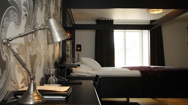 Donners Hotell Room