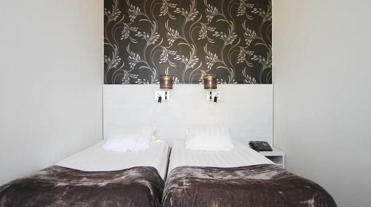 Donners Hotell Room