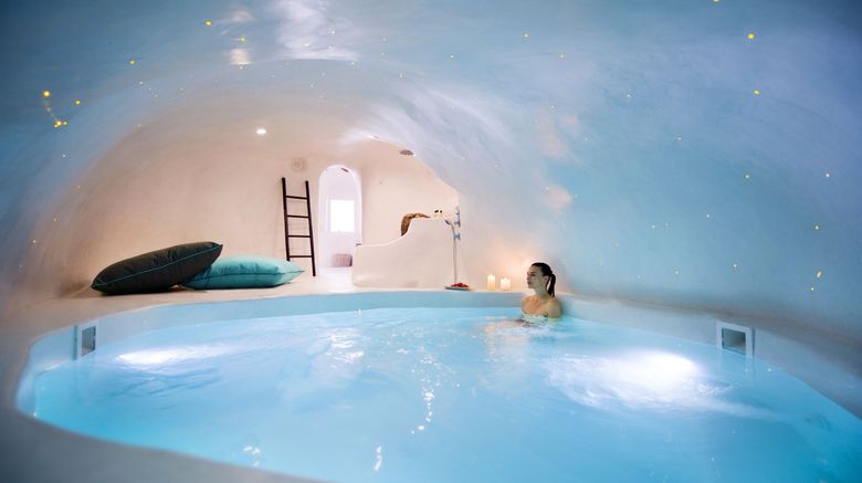 <b>Sophia Luxury Suites Room</b>. Images powered by <a href="https://www.leonardoworldwide.com/" title="Leonardo Worldwide" target="_blank">Leonardo</a>.
