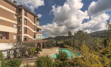 El Patio Hotel